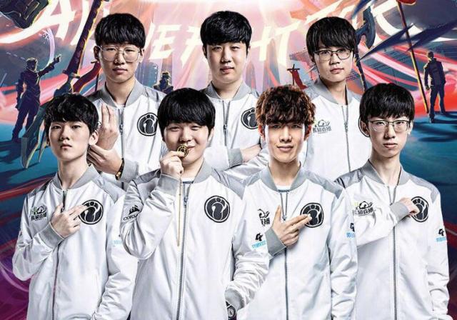 折射出三个 折射出三个