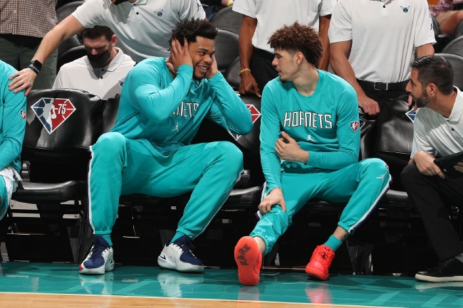 更突显了双 更突显了双